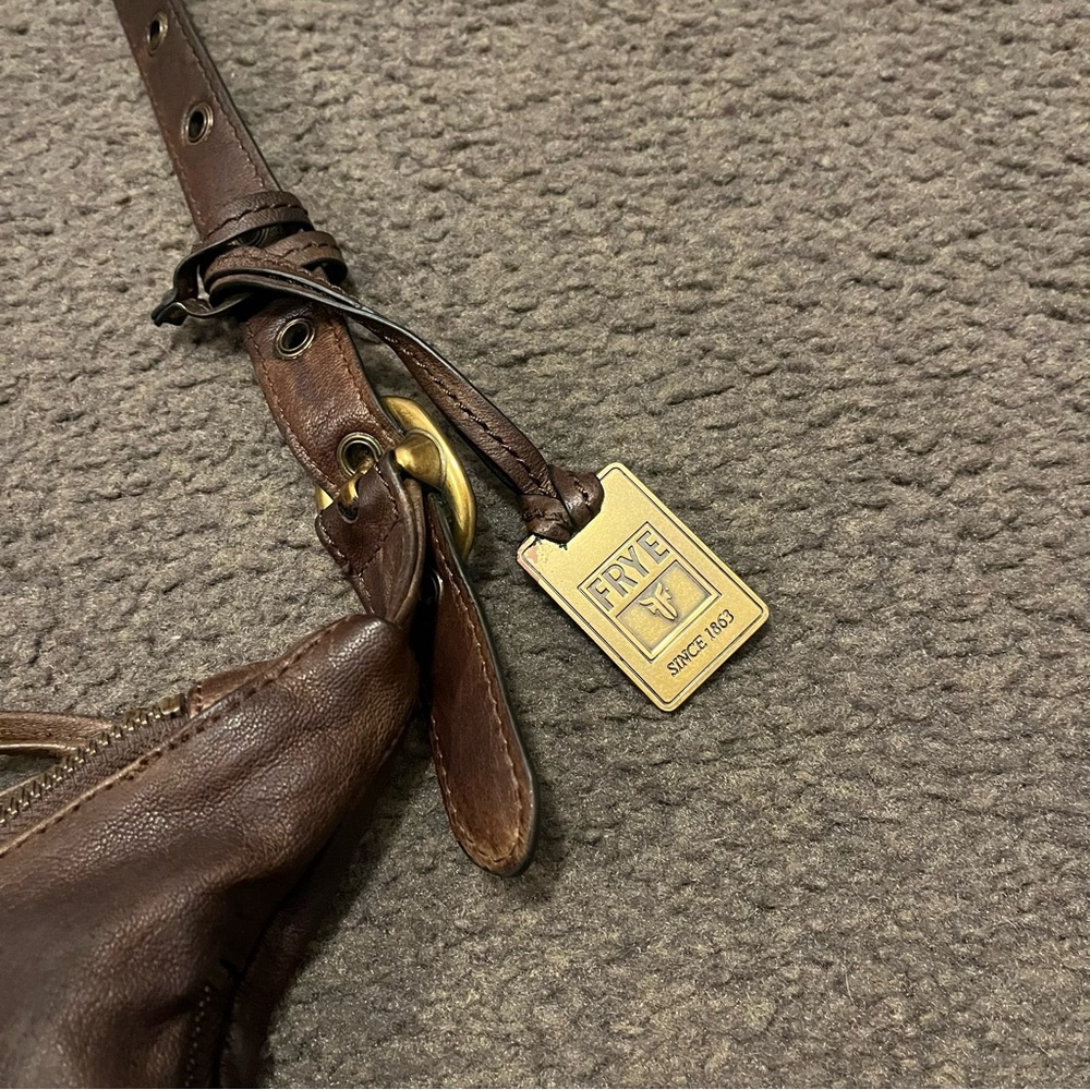 Frye Belle Bohemian Leather Crescent Crossbody Bag - Picture 7 of 10